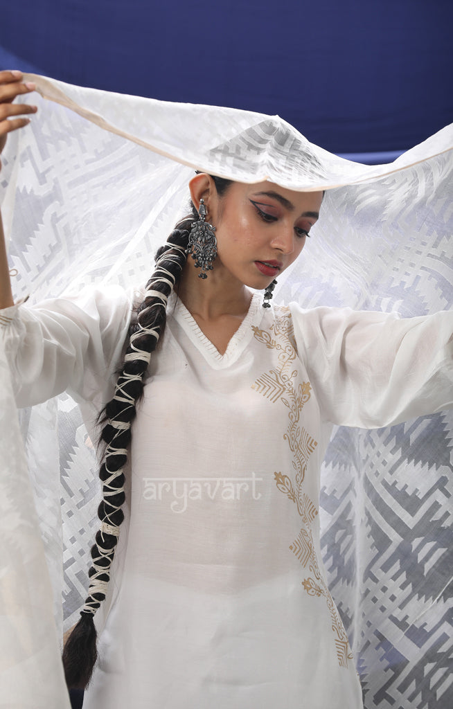 Swan White Silk Dupatta With Woven Design Motifs