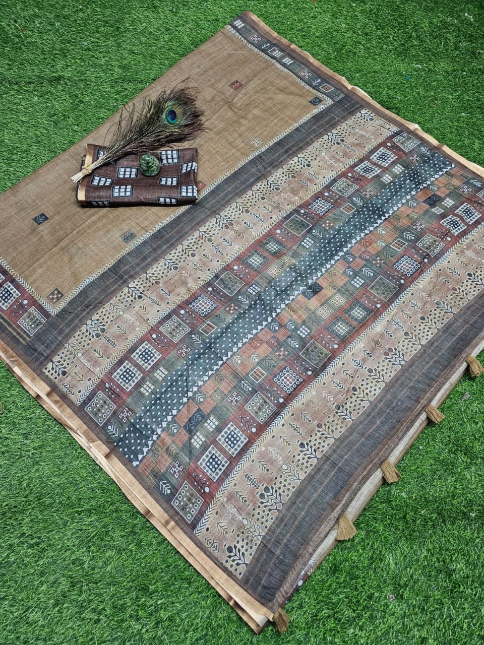 Premium Olive Green Linen Cotton Ethnic Saree with Printed Blouse Piece