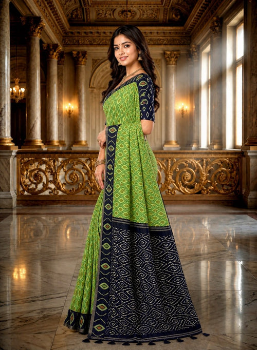 Elegant Green Ikat Print Saree with Navy Blue Contrast Pallu & Blouse Piece